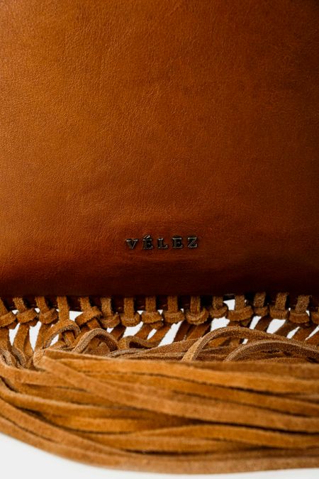 Bolso-manos-libres-de-cuero