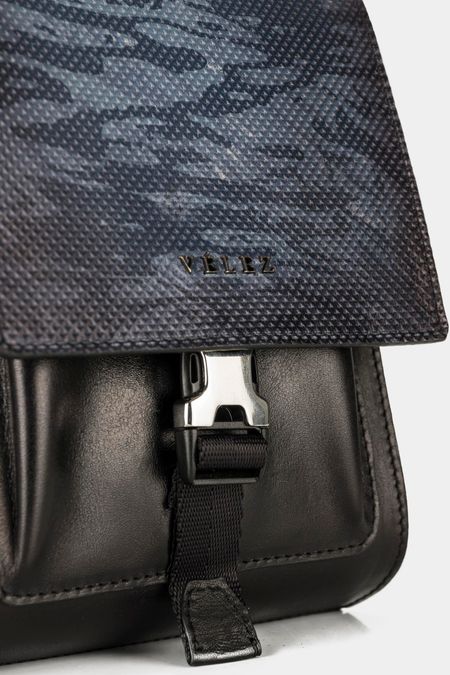 Bolso-manos-libres-de-cuero