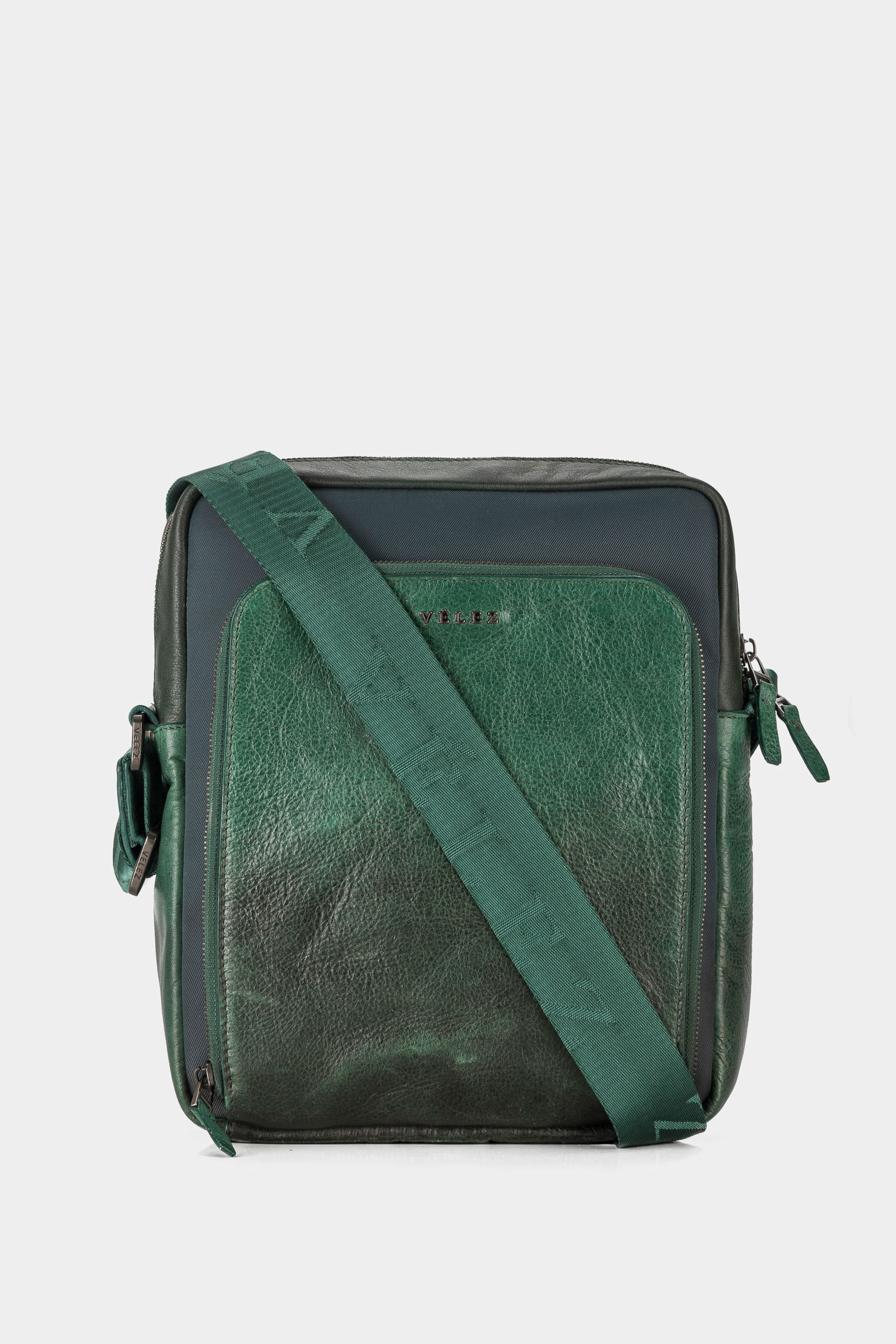 Bolso-manos-libres-de-cuero