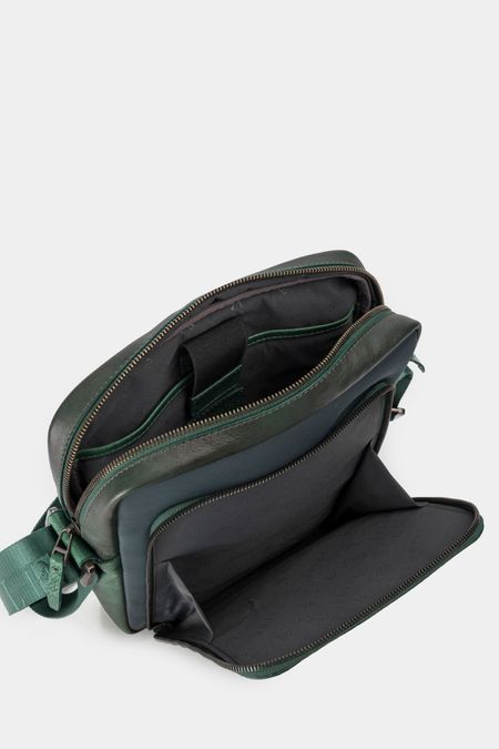 Bolso-manos-libres-de-cuero