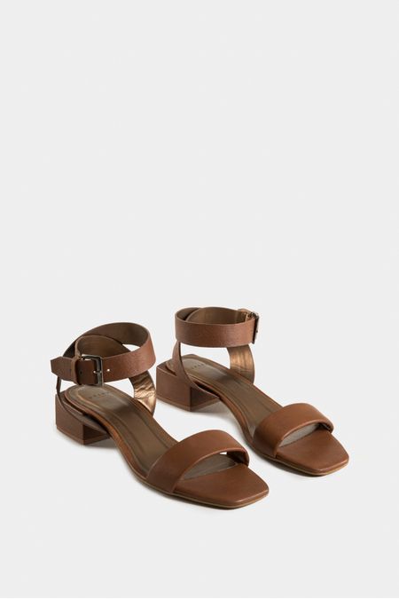 Sandalias-tacon-de-cuero