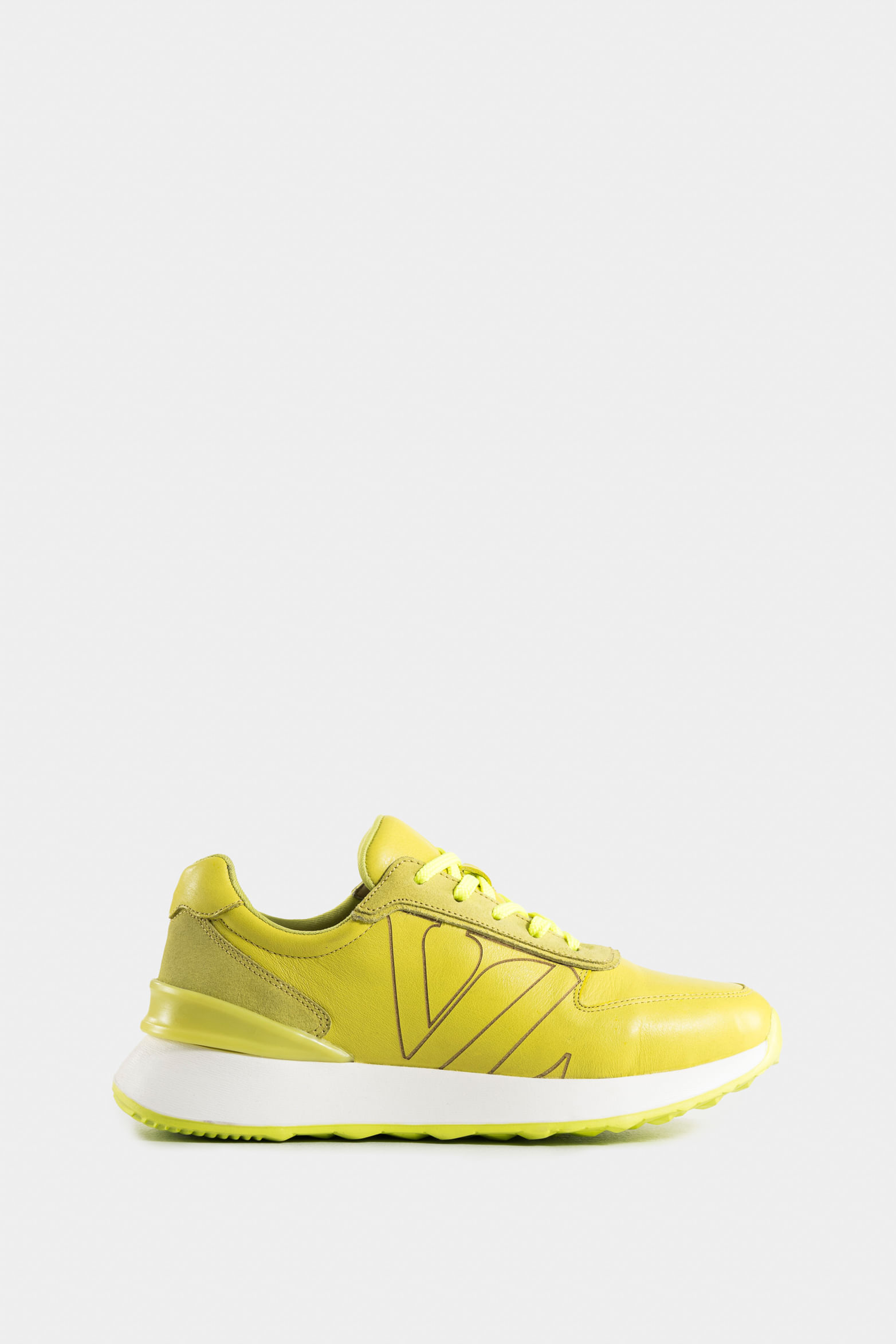 Tenis australis de cuero y carnaza para mujer silueta deportiva