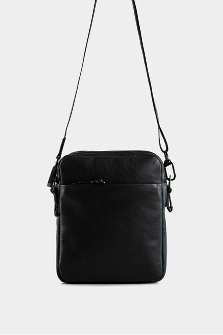 Bolso-manos-libres-de-cuero