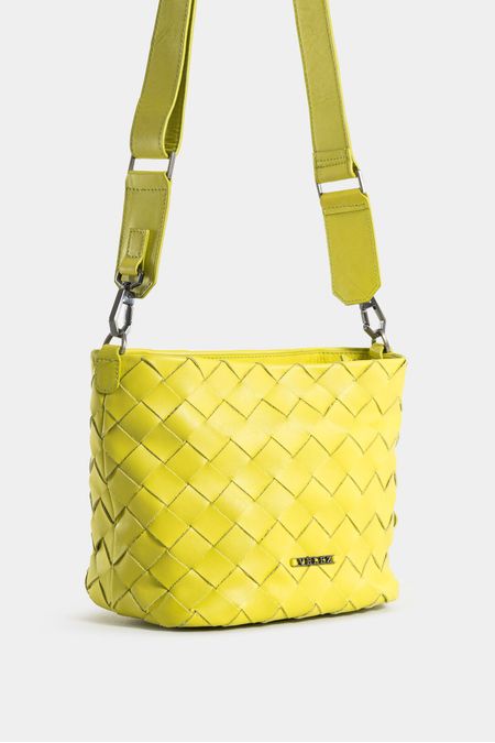 Bolso-manos-libres-de-cuero
