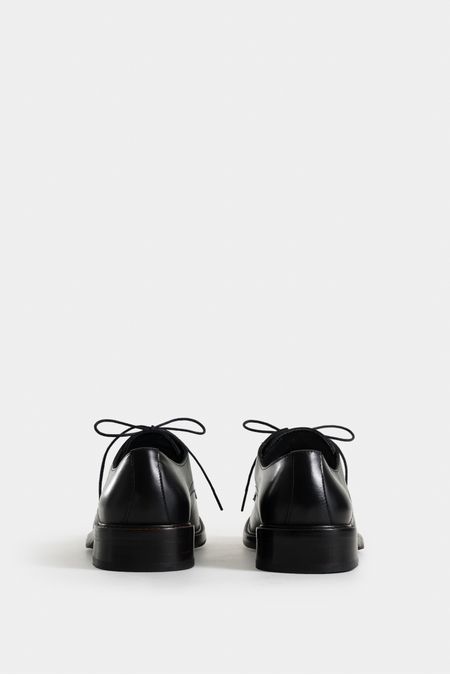 Zapatos-cordon-de-cuero