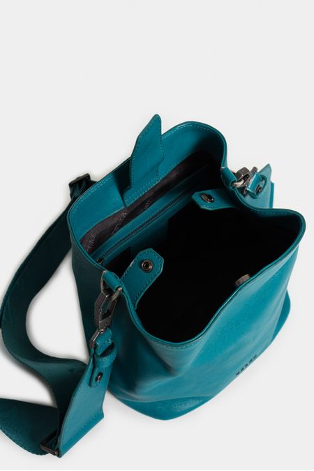 Bolso-manos-libres-de-cuero