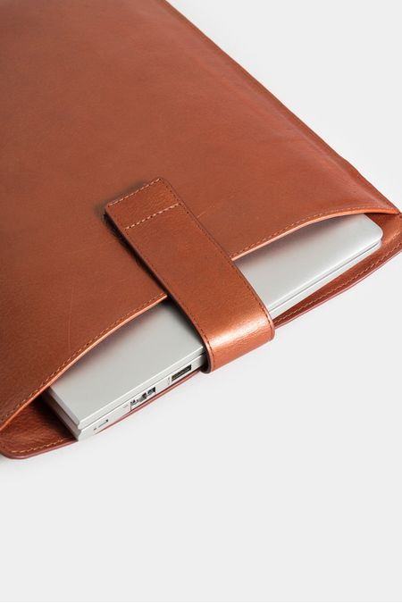 Porta-tablet-de-cuero