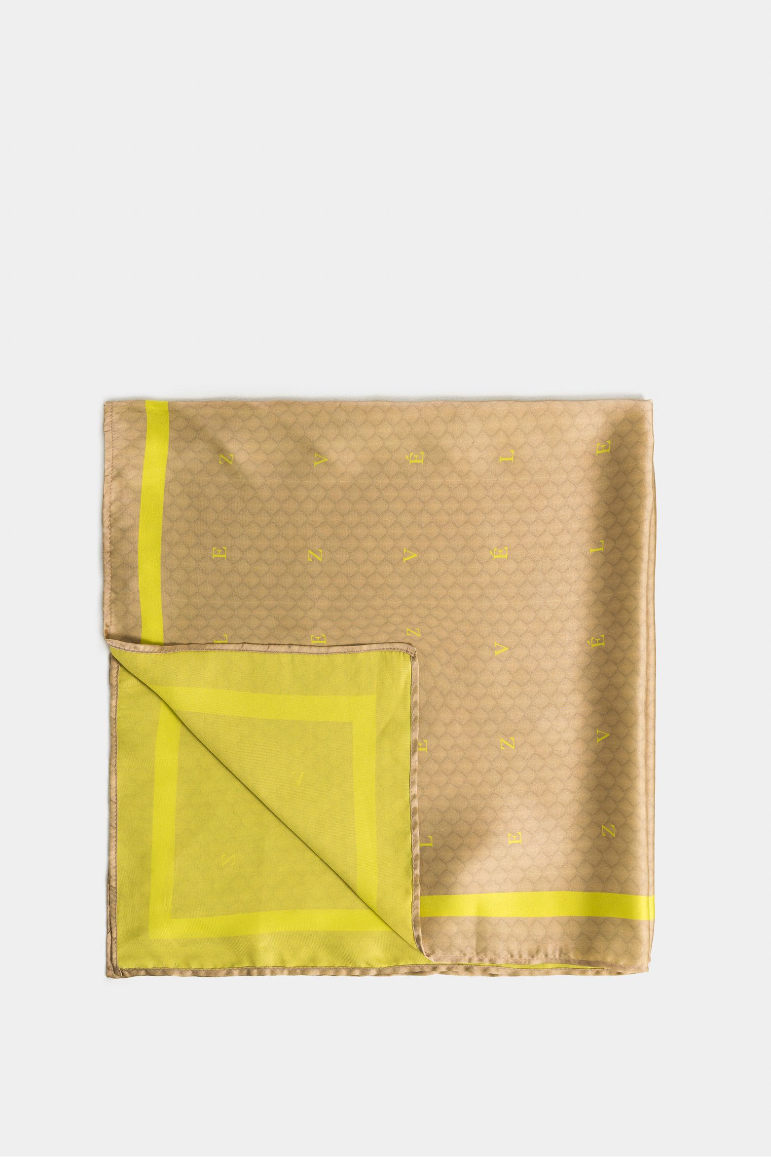 Pañuelo Kala para mujer estampado cuadrado