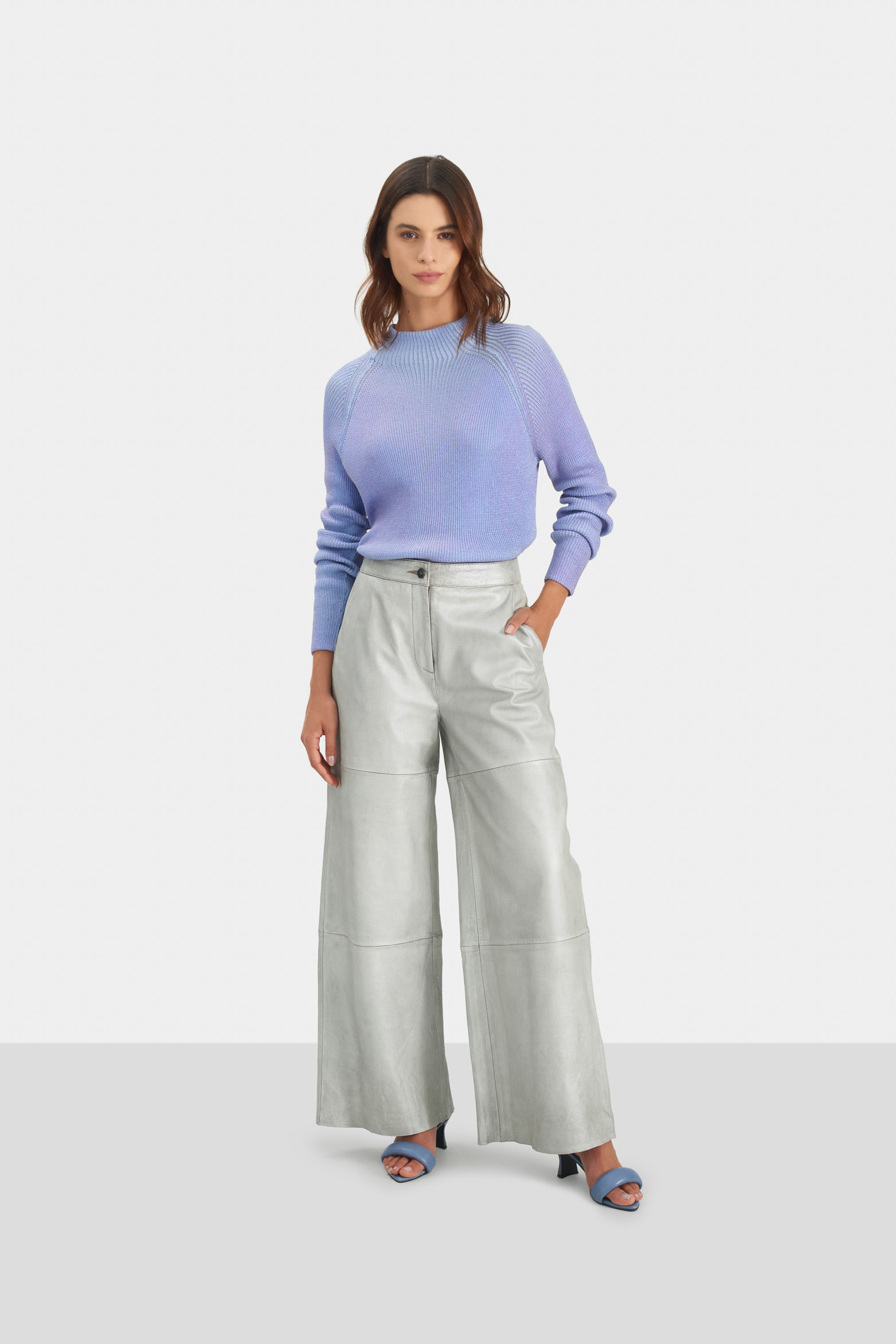 Pantalón Dubai en cuero ovino metalizado para mujer fit semiholgado