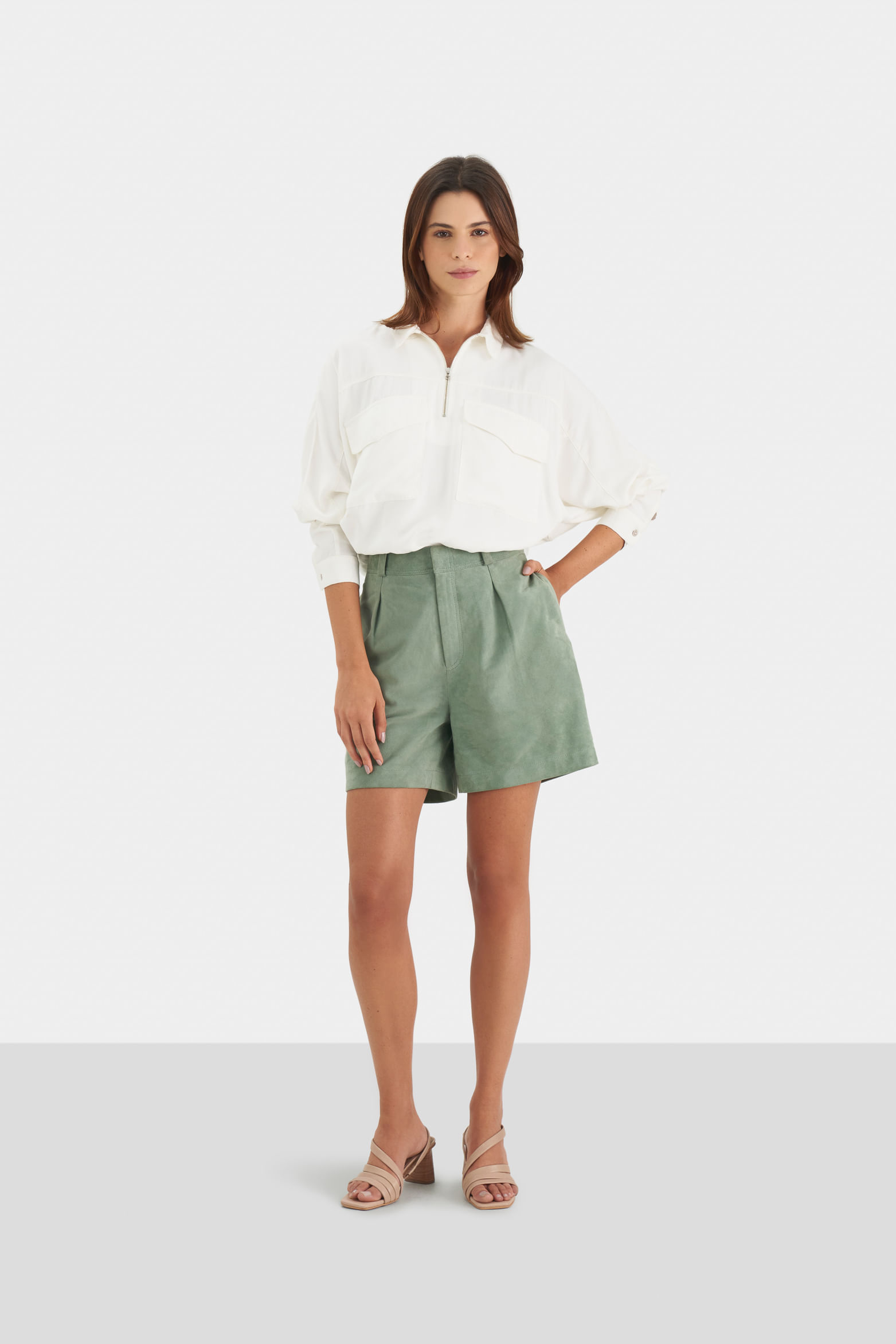 Short ciboria de cuero gamuza para mujer tiro alto