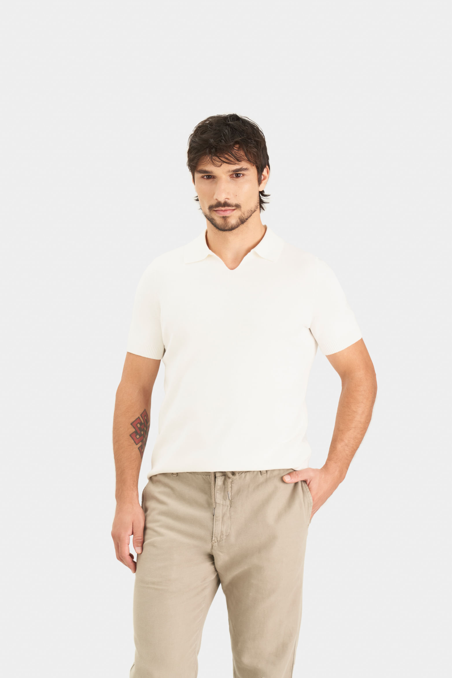 Polo tejida para hombre cuello en V