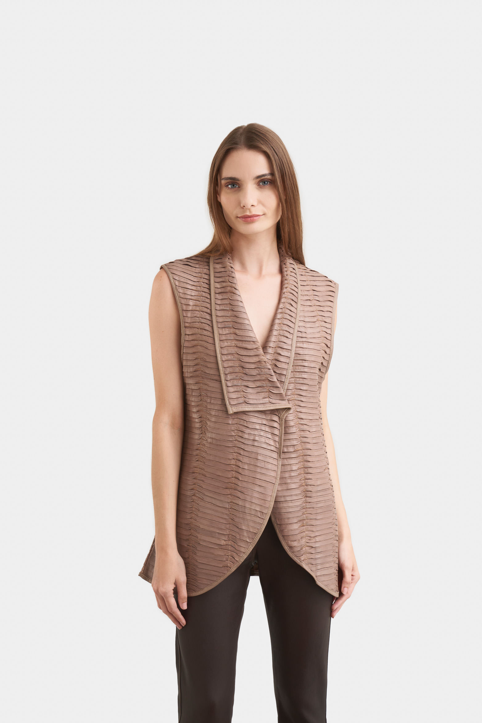 Chaleco kalahari de cuero para mujer silueta recta