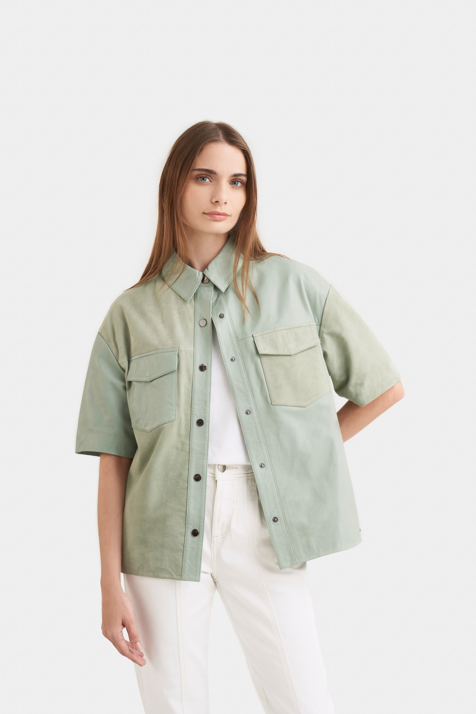 Camisa samur de cuero y gamuza silueta oversized