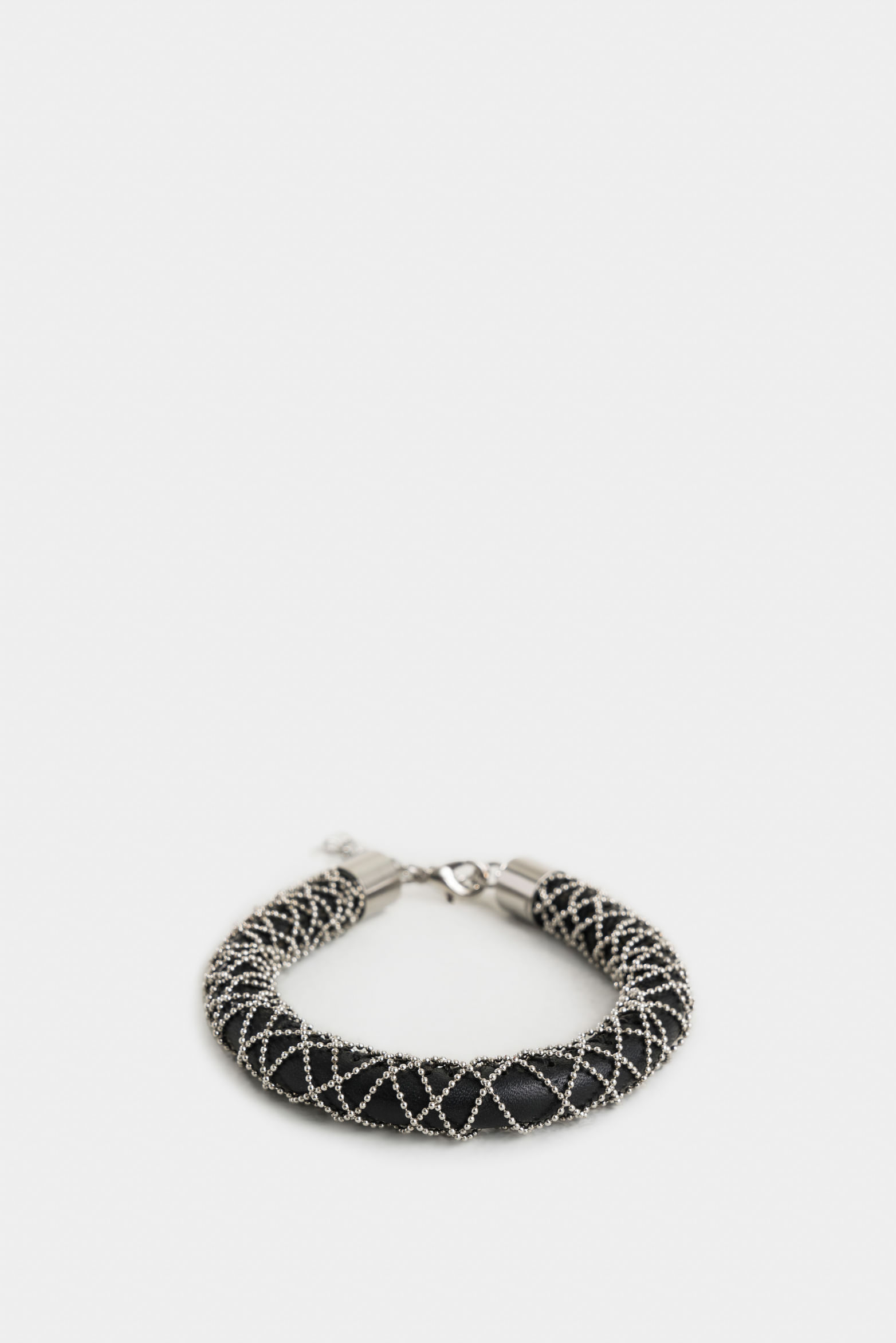 Manilla volga de cuero para mujer silueta cilíndrica