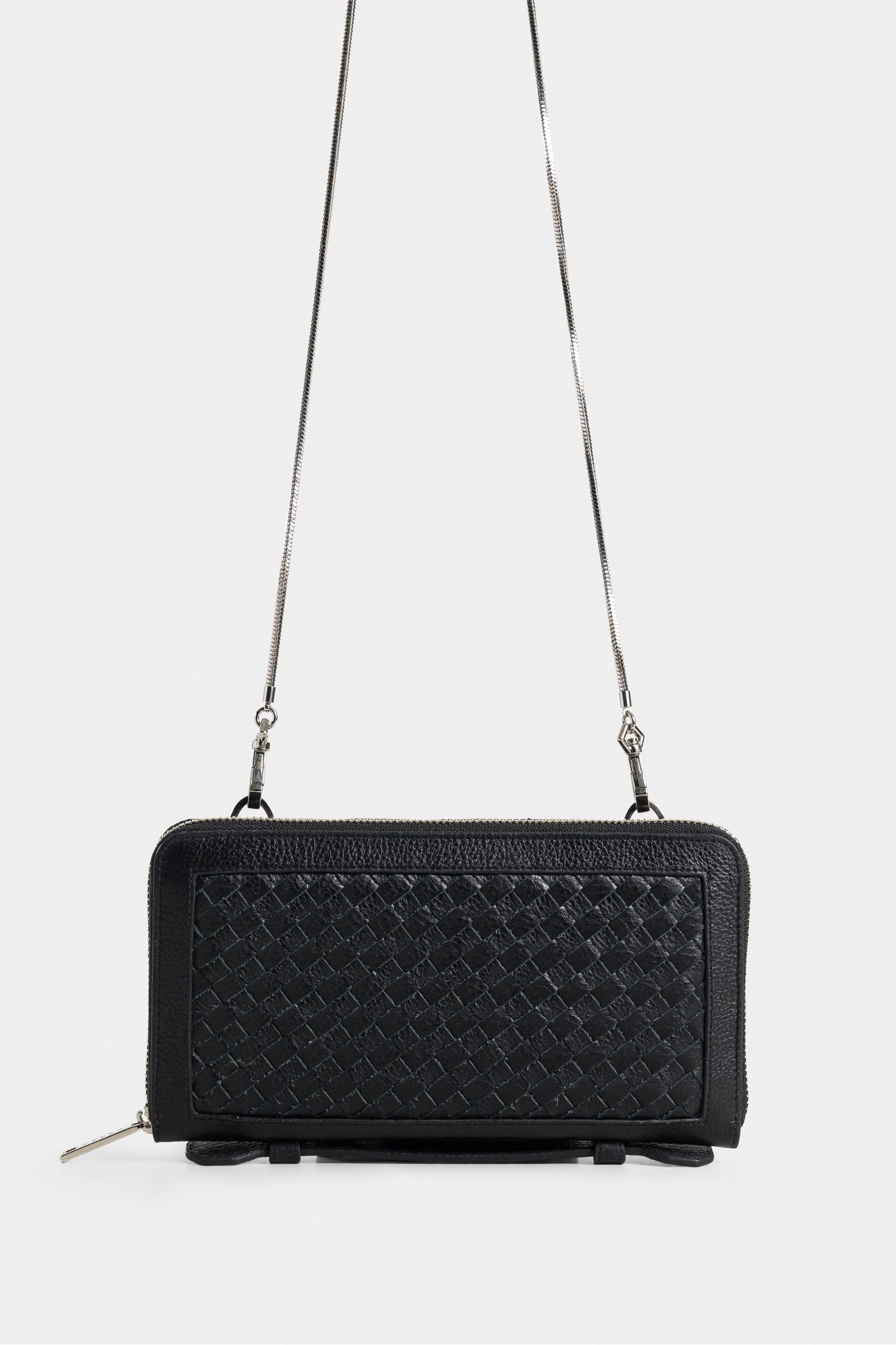 Porta celular iris de cuero para mujer detalle tejido