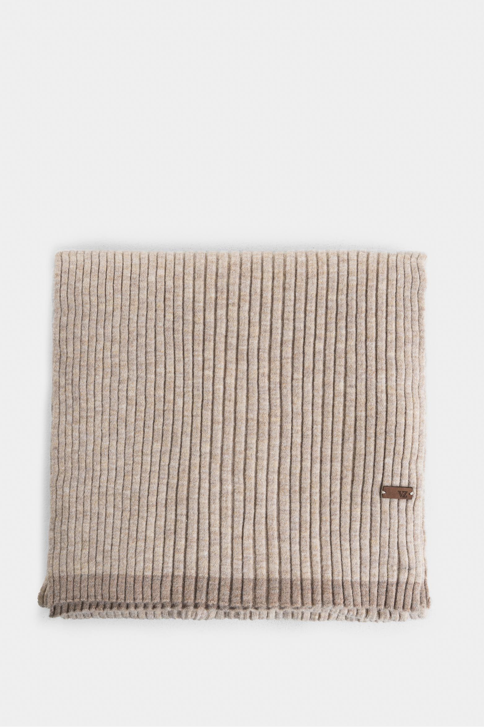 Bufanda acanalada tejida para hombre detalle de color