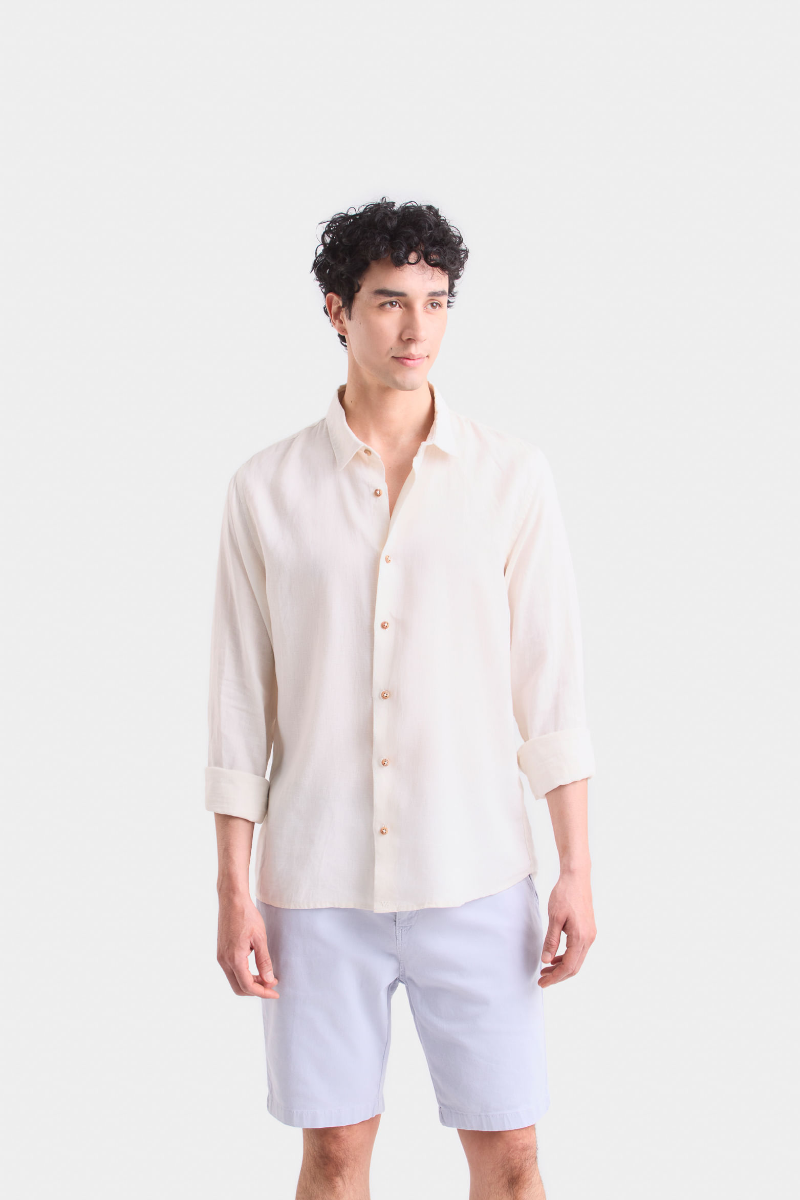 Camisa manga larga en lino para hombre silueta semi ajustada