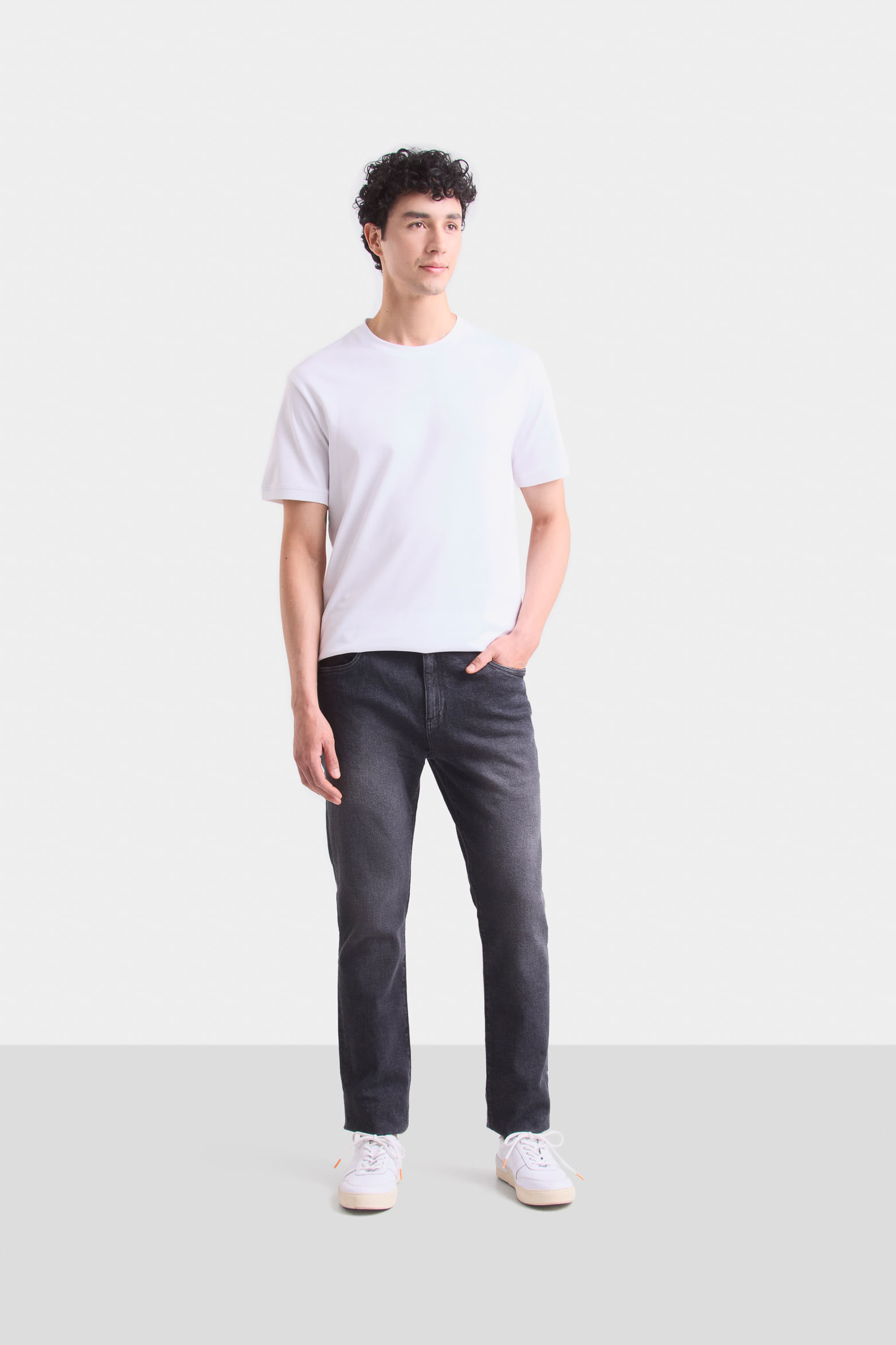 Jean garda en denim dark blue para hombre detalles cuero