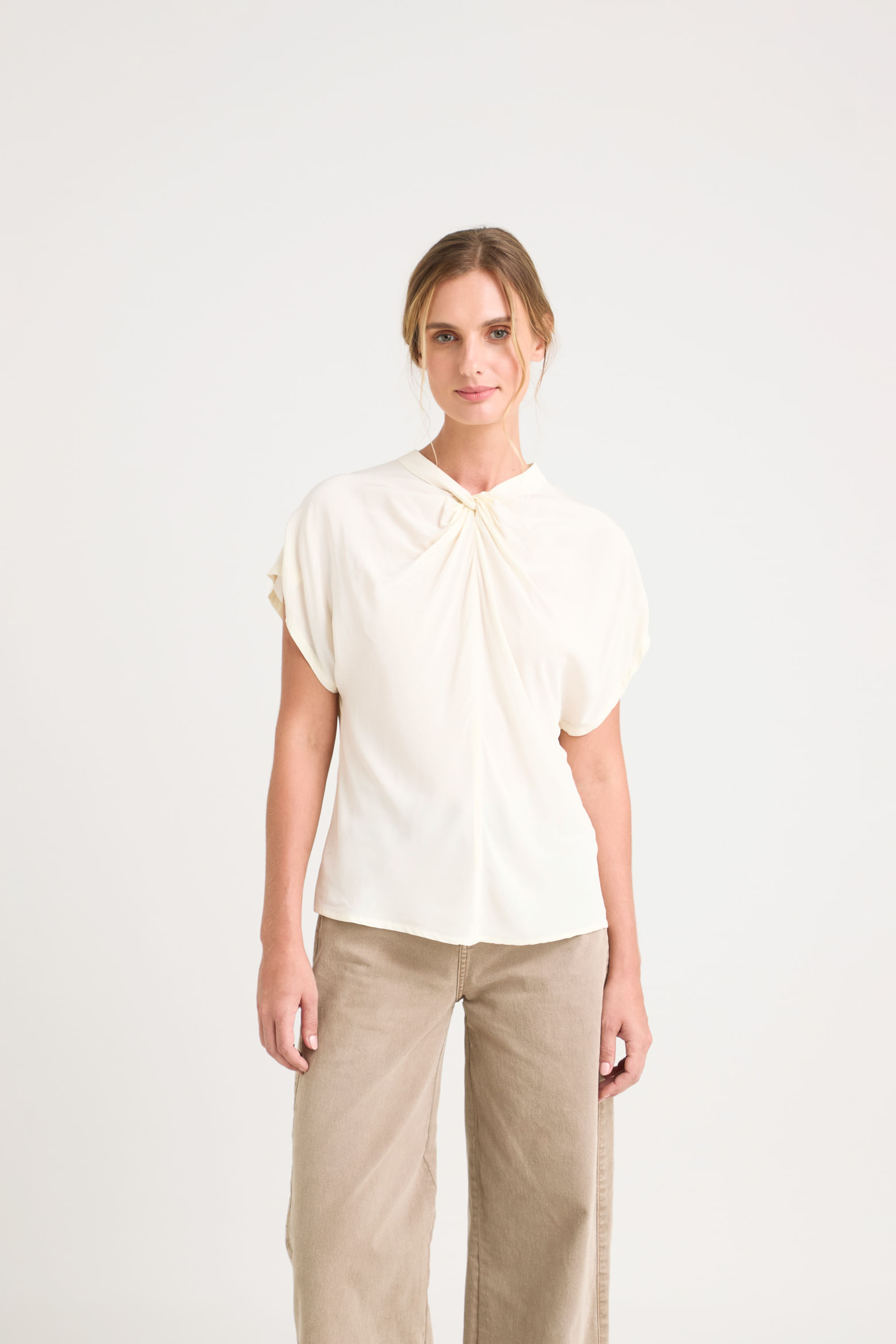 Camisa alisa manga corta para mujer efecto drapeado