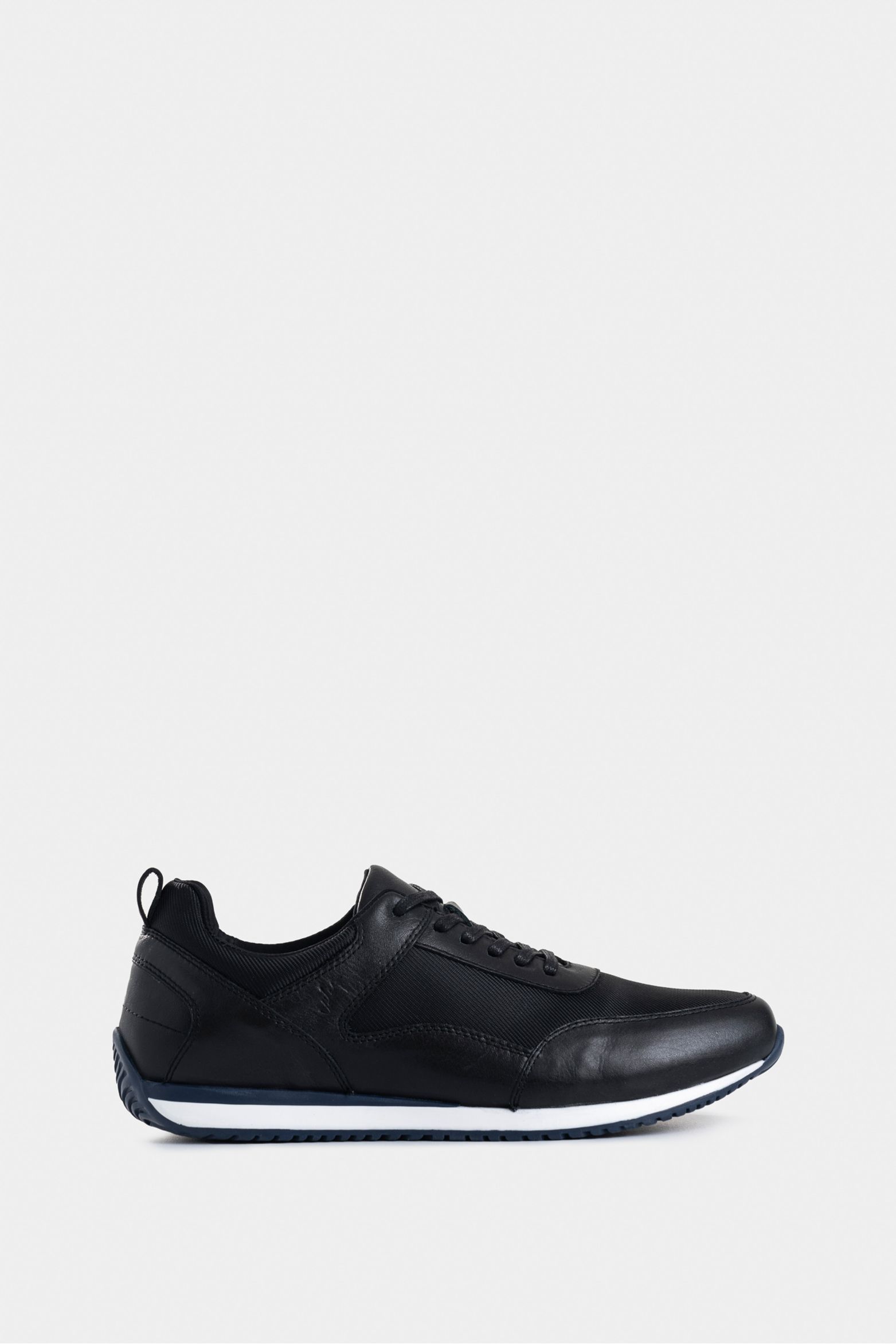 Tenis engeil 3 de cuero para hombre detalle textil