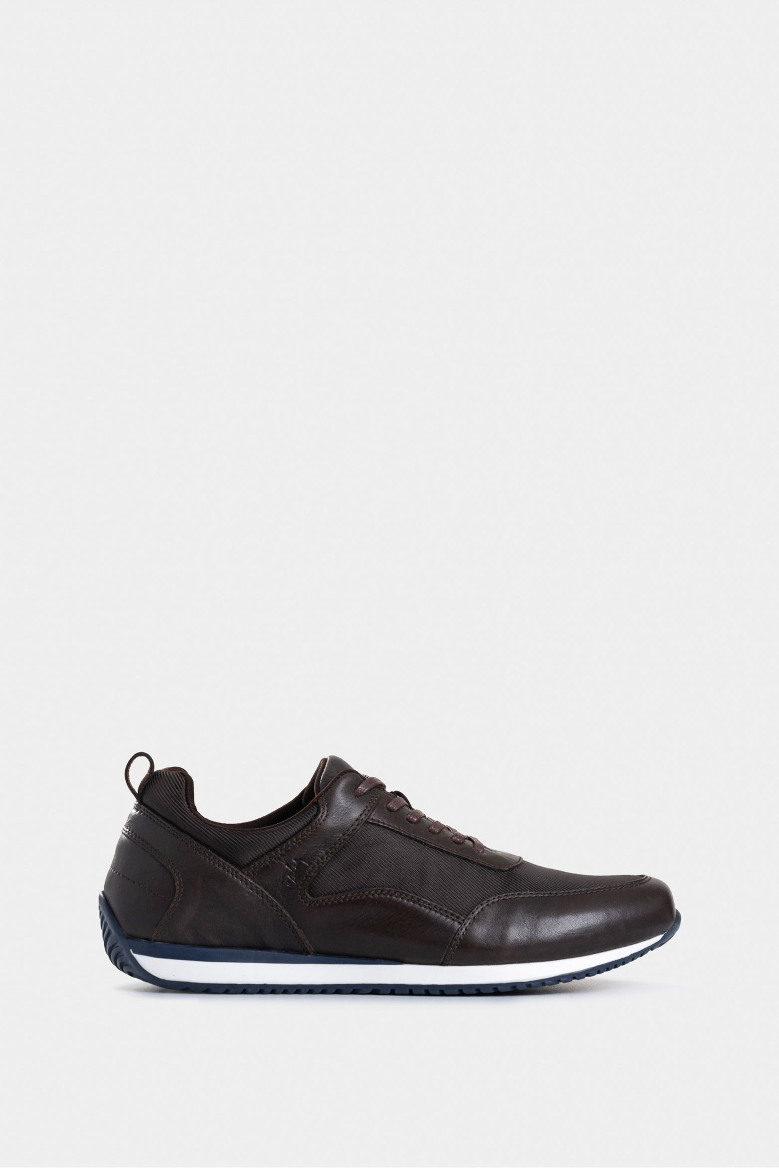 Tenis engeil 3 de cuero para hombre detalle textil