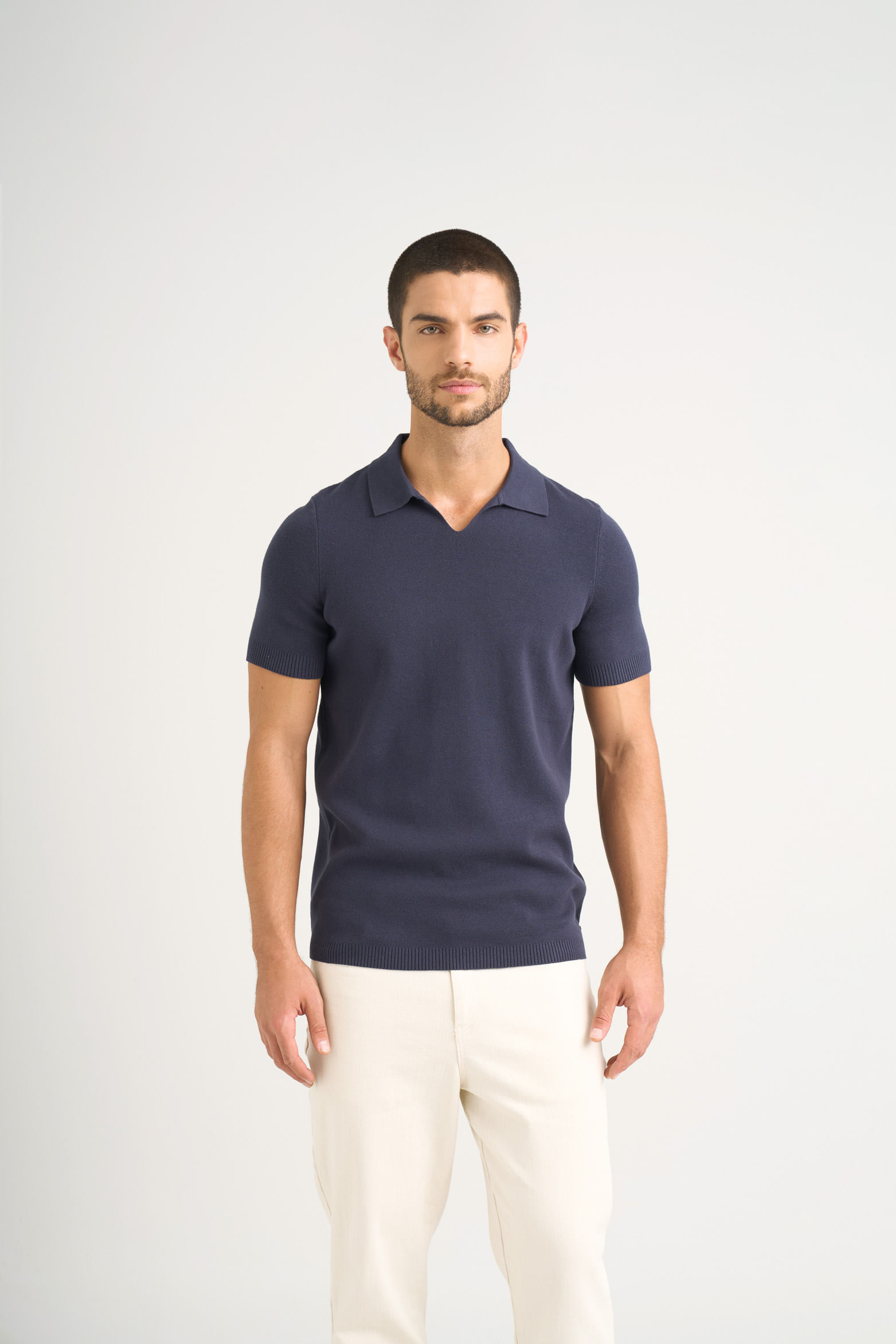 Polo tejida para hombre cuello en V