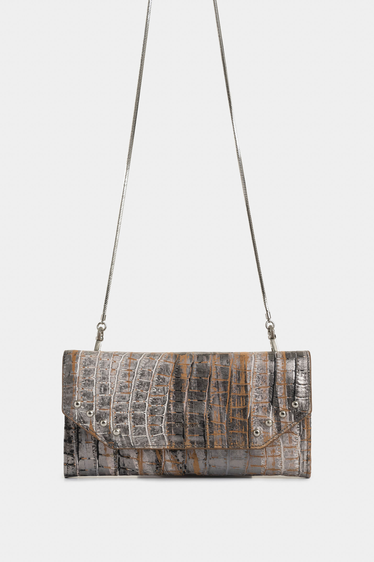 Porta chequera Kauai de cuero folia para mujer detalle taches