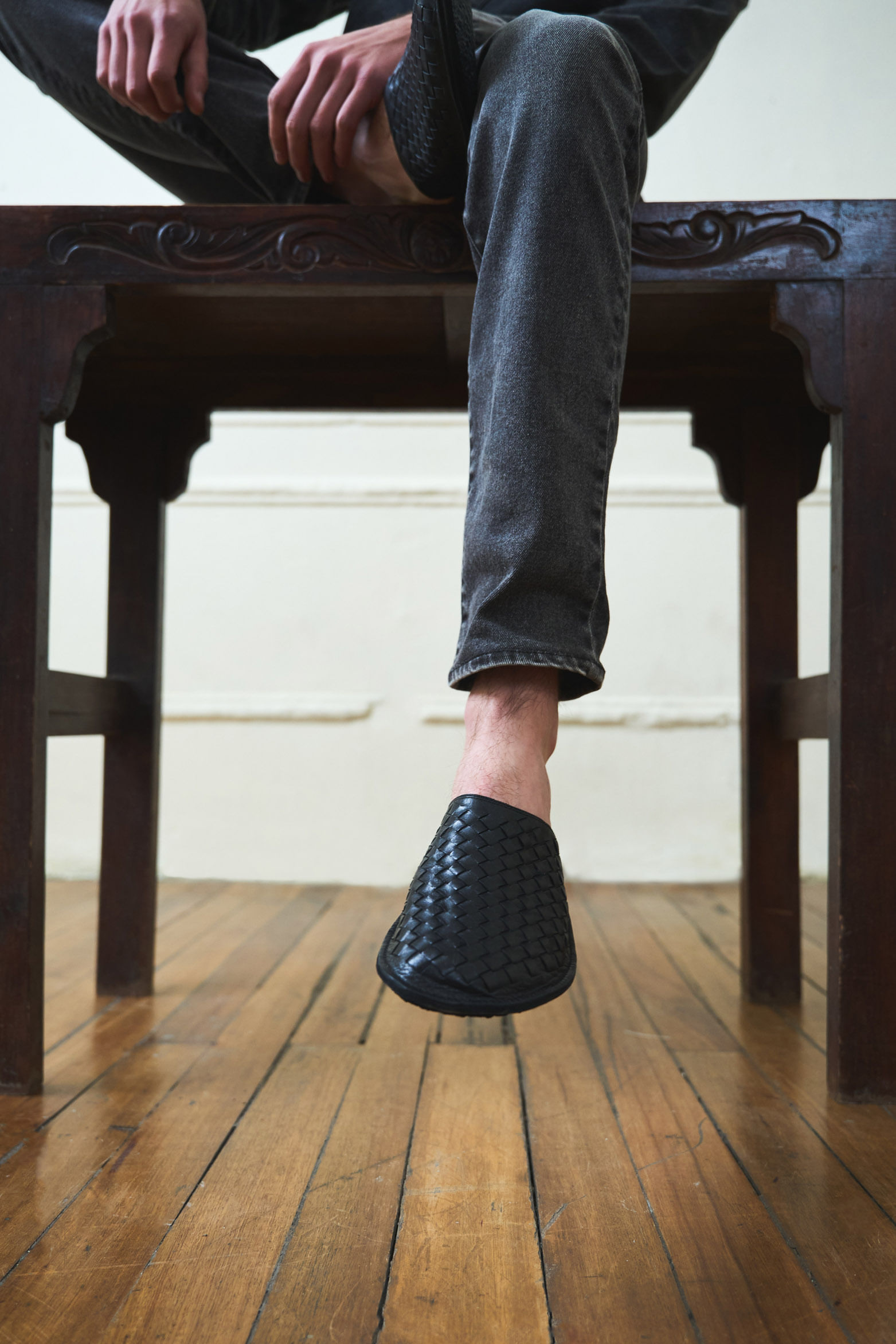 Slipper tejido en cuero para hombre confort