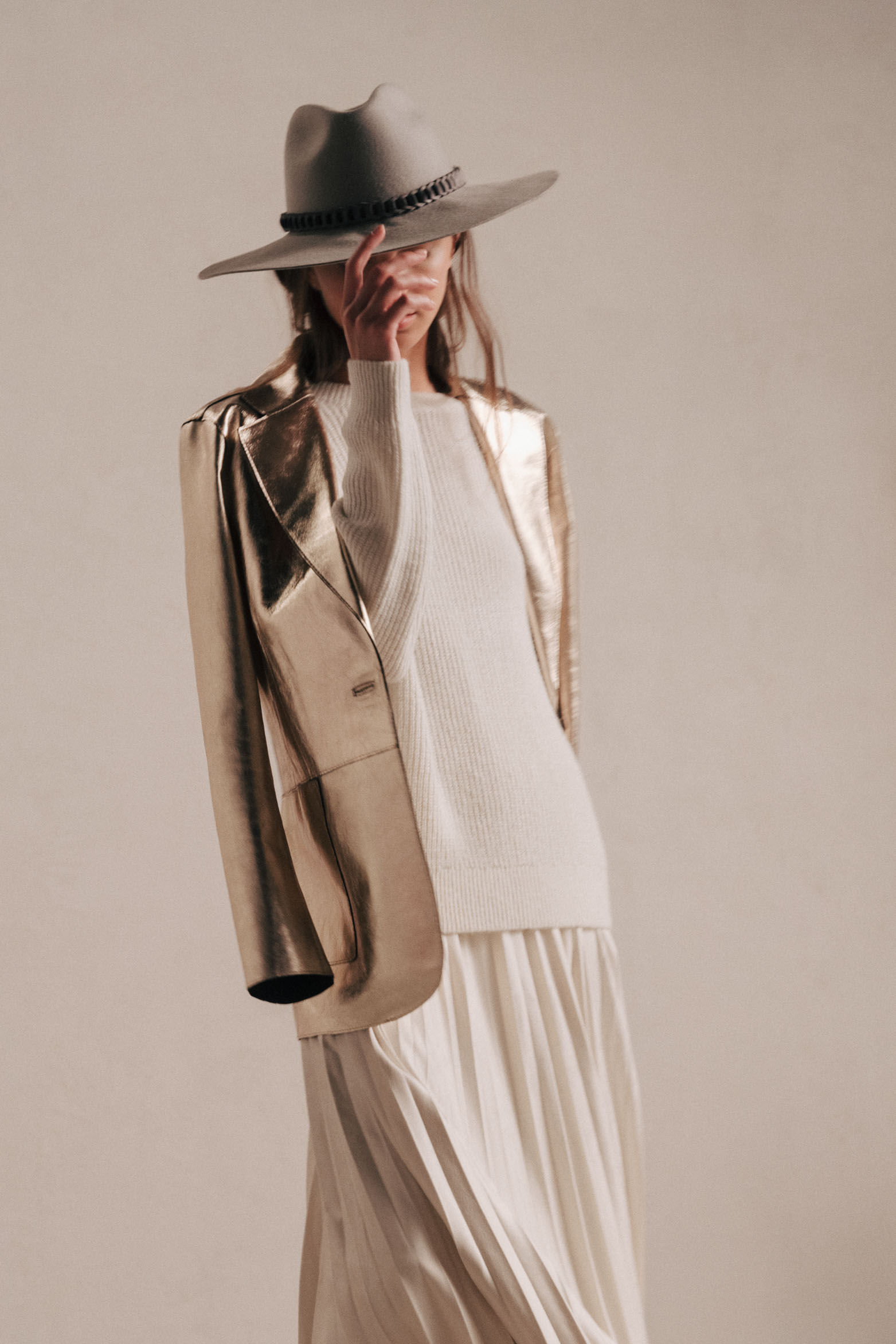 Sombrero en lana tipo fedora para mujer banda de cuero con eslabones