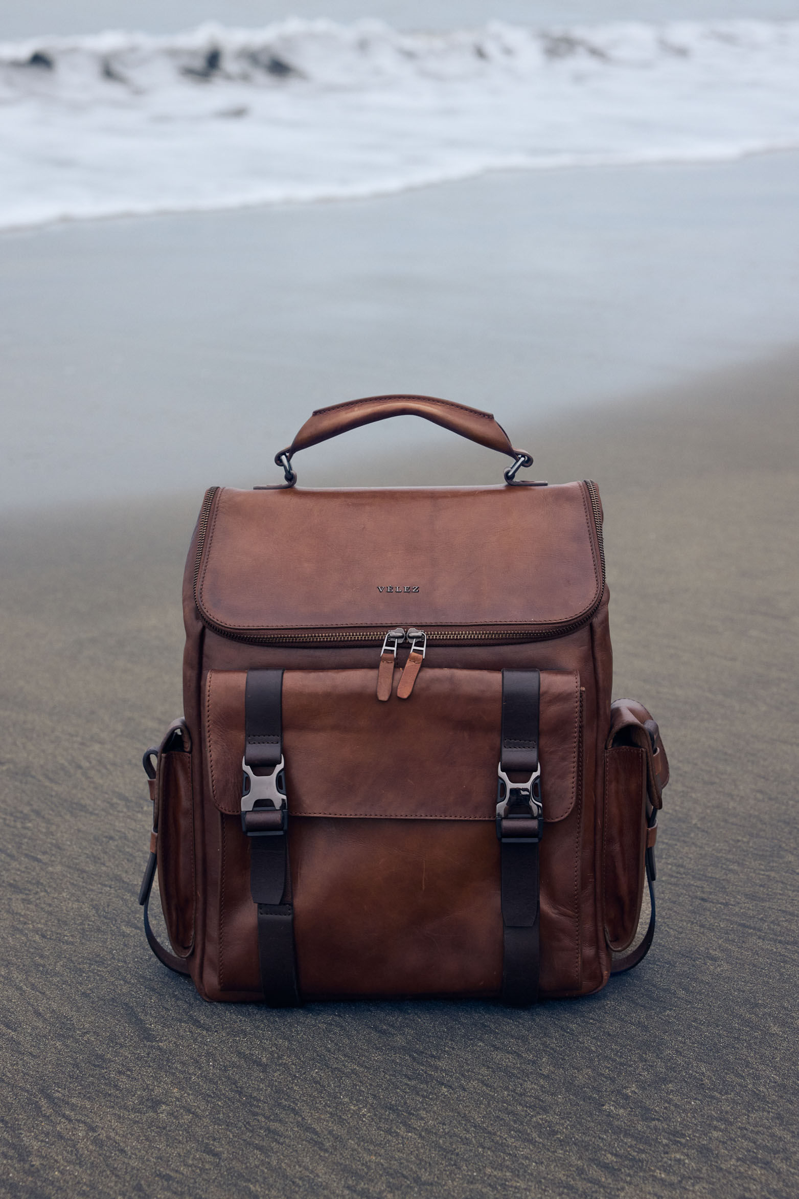 Morral archaeology de cuero semi brillante para hombre ajuste chapas