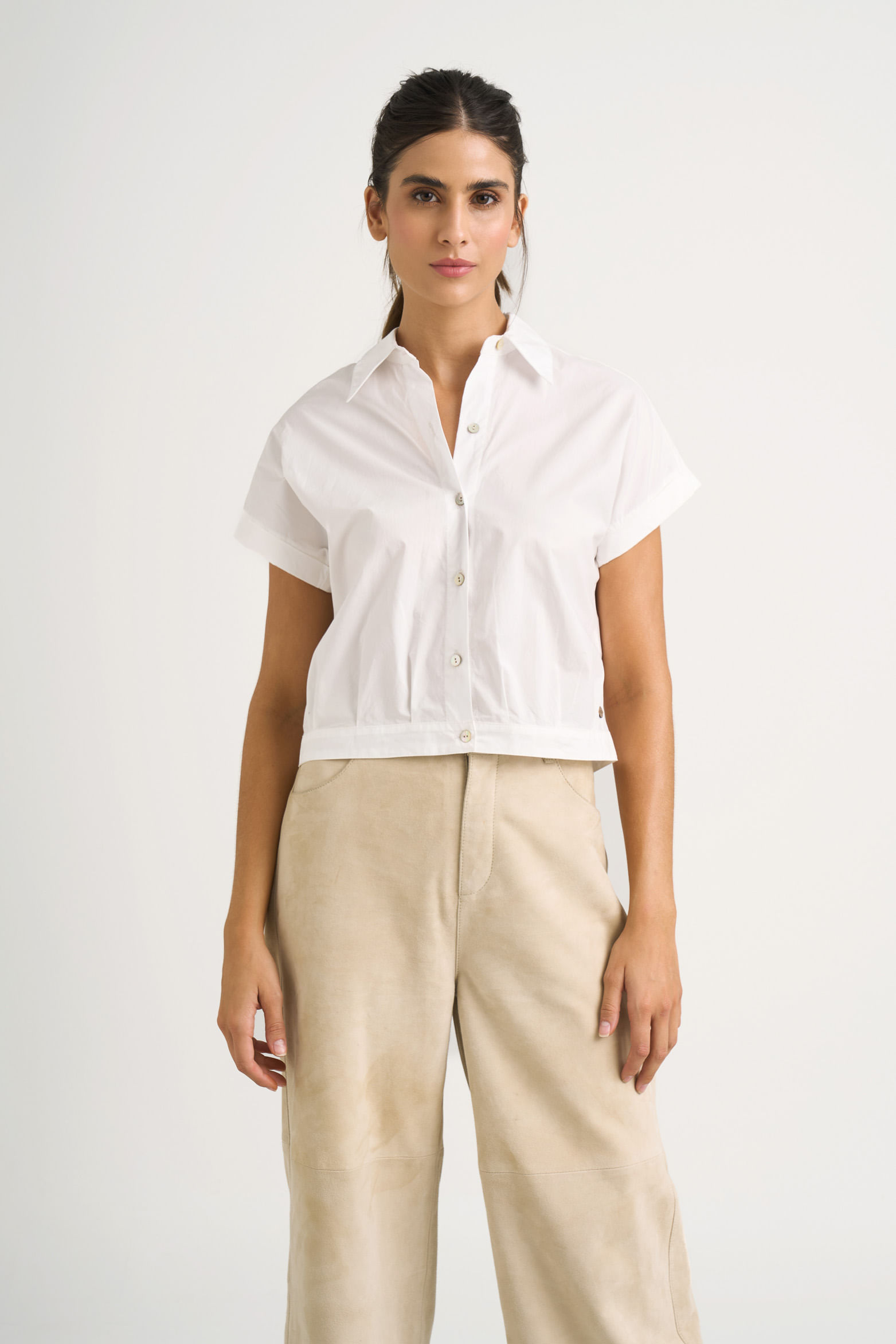 Camisa manga corta Sombra en tejido plano para mujer cropped