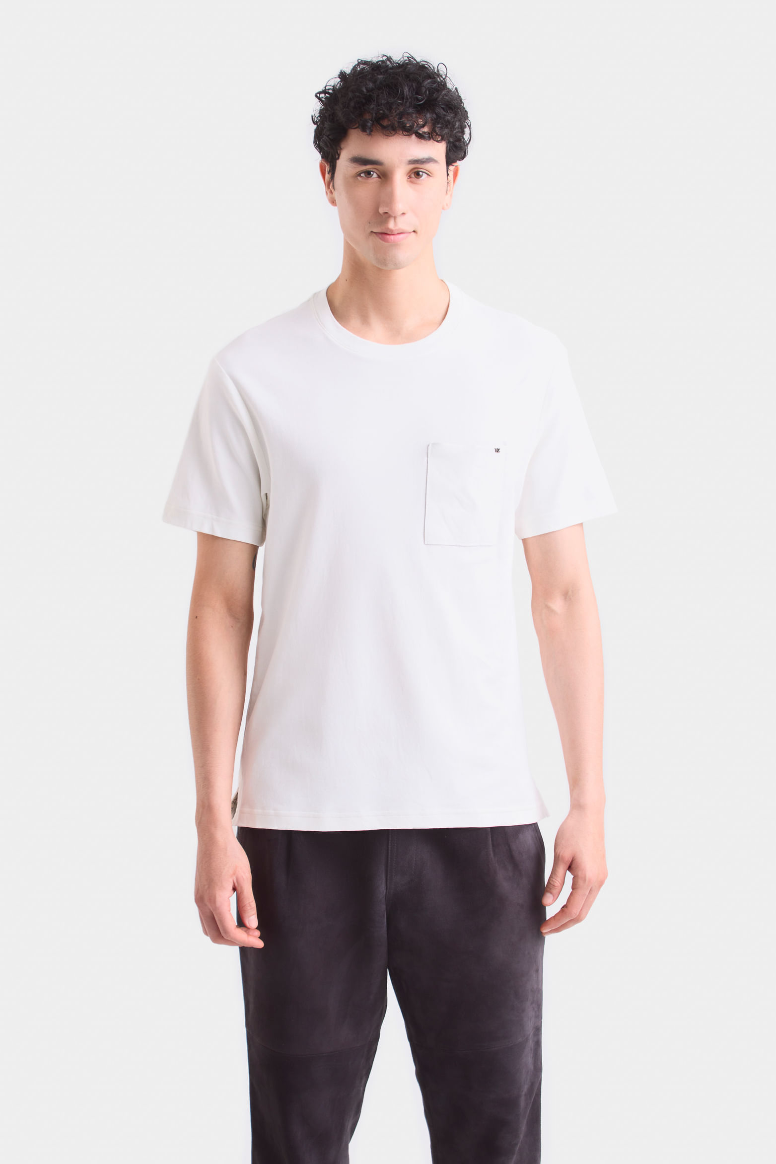 Camiseta en algodón para hombre bolsillo cuero